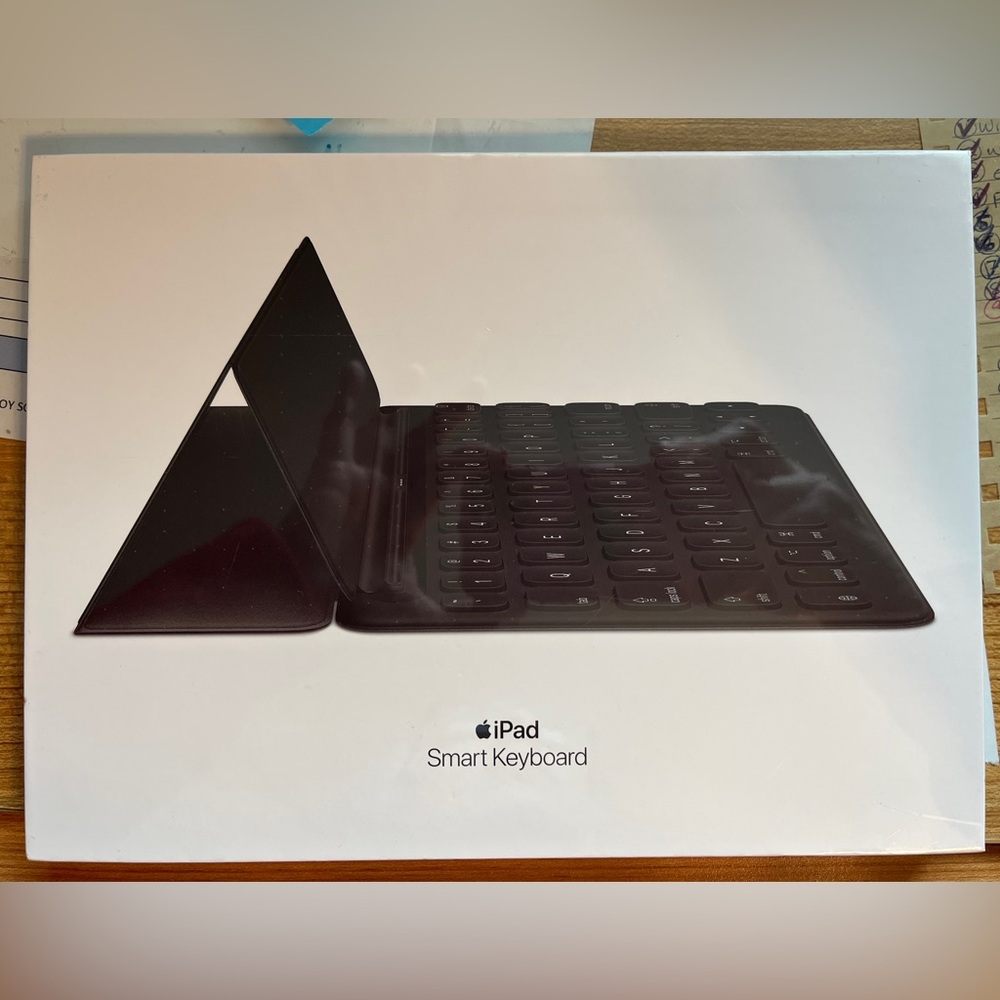 Sealed Apple iPad / iPad Pro / iPad Air Smart Keyboard Black MX3L2LL/A A1829